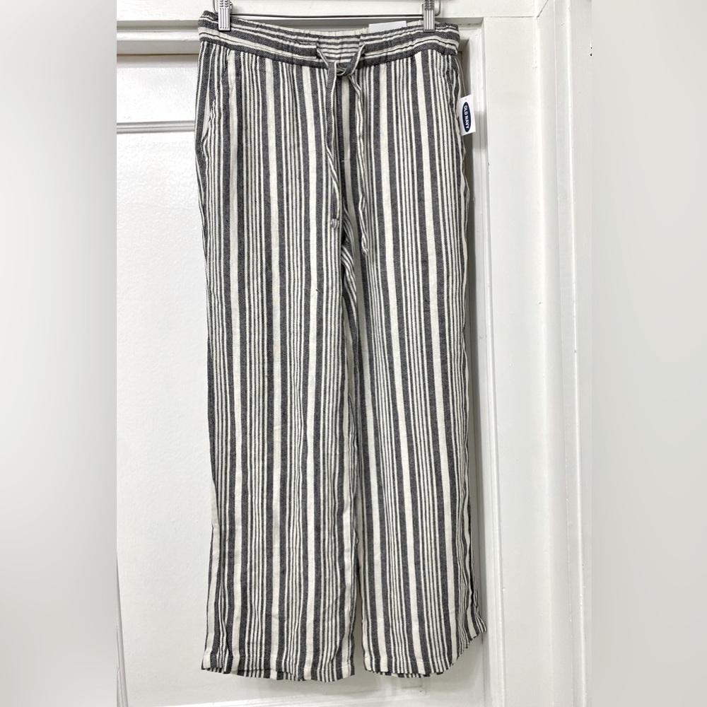 **NWT**  Old Navy drawstring wide leg, linen pant with front and back pockets